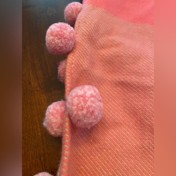 Gorgeous soft and warm shawl/wide scarf - Picture 6 of 6